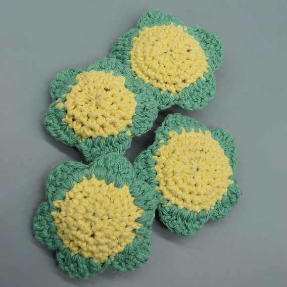 HAND CRAFTED Crochet Catnip Flower Cat Toys Bundle of Five - Picture 4 of 8